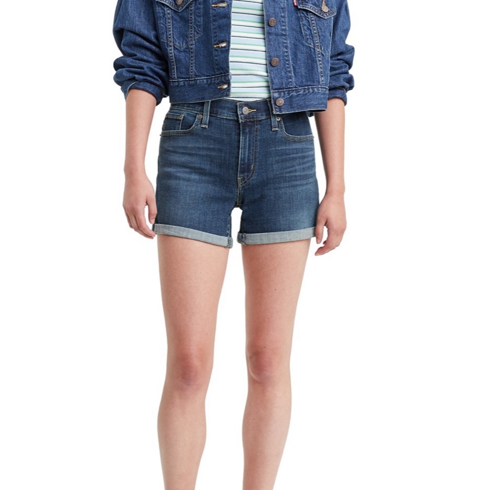 NWT Levi’s women’s Mid Length Shorts
